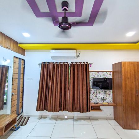 Samrat Homestay Garudeshwar Exteriör bild