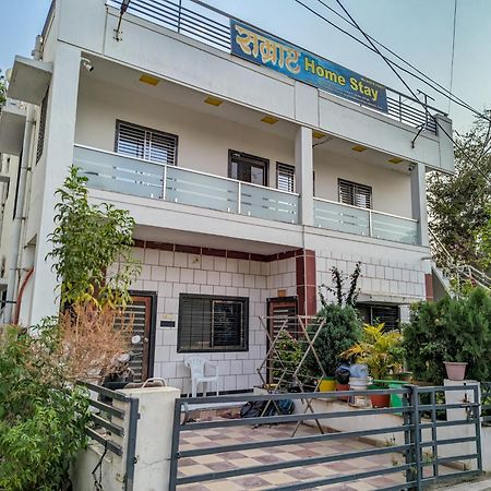Samrat Homestay Garudeshwar Exteriör bild