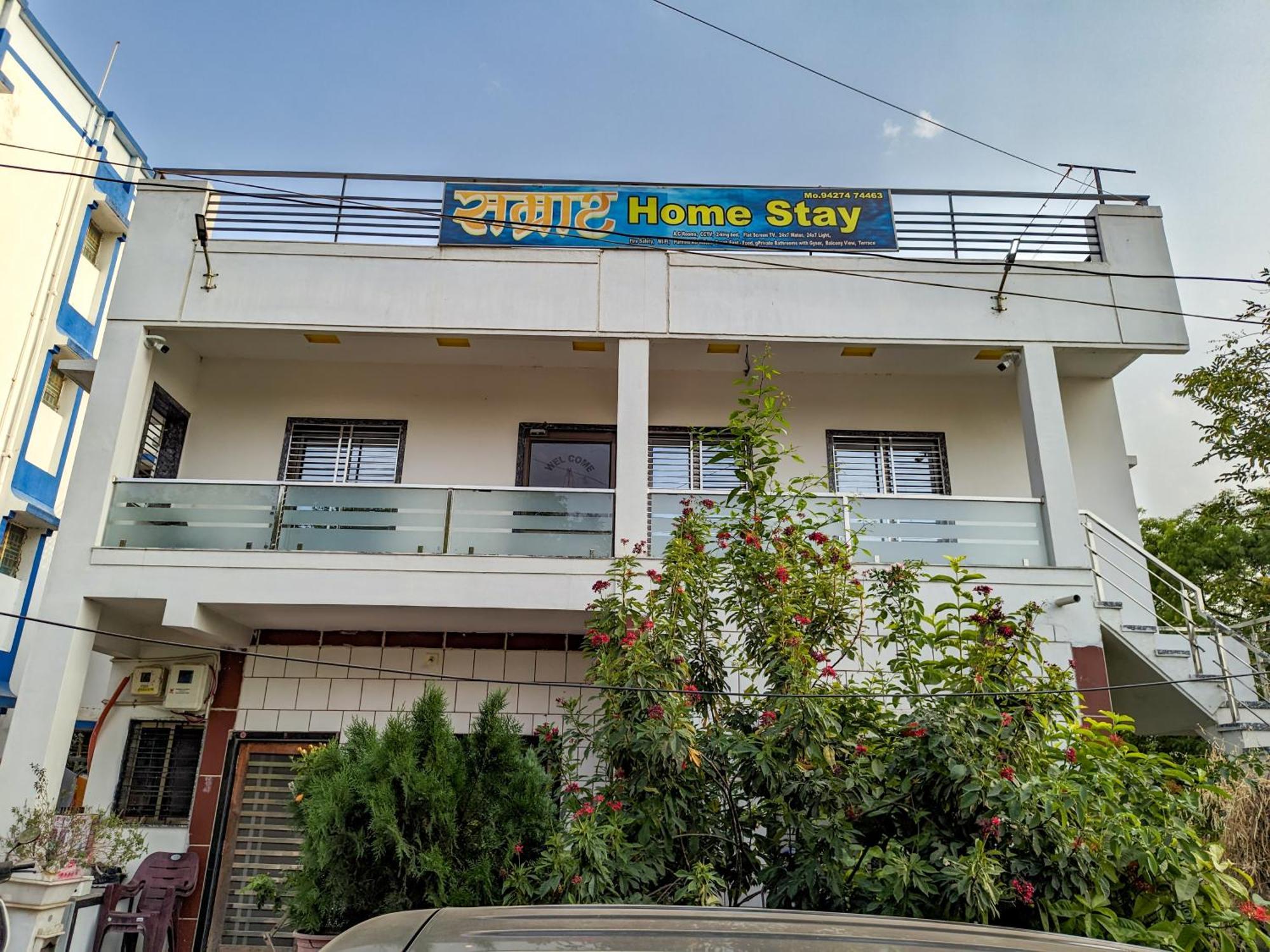 Samrat Homestay Garudeshwar Exteriör bild